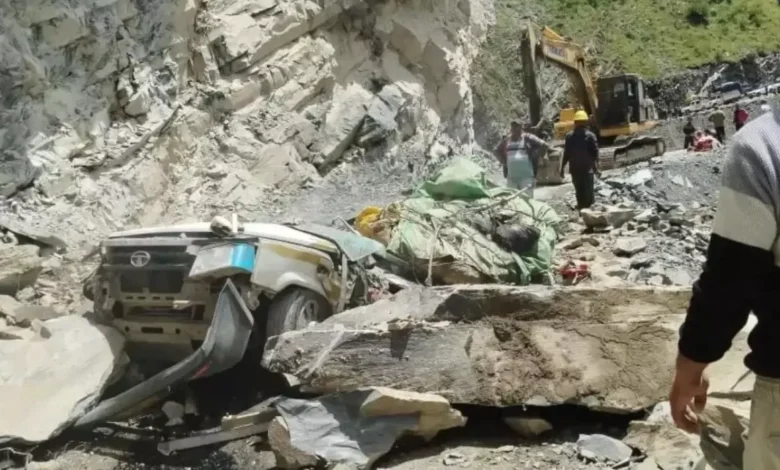 Himachal Car Accident, Lahaul Spiti, Rockfall, Himachal News, Road Accident