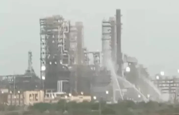 बालोतरा की HPCL रिफाइनरी में आग